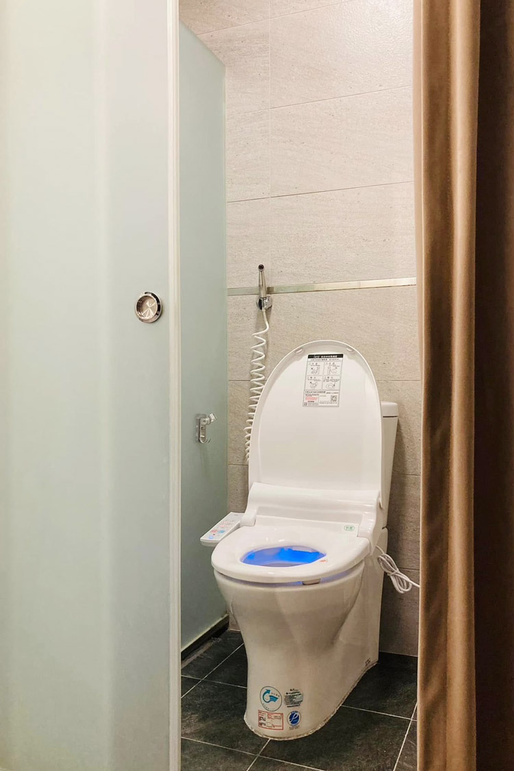 瑞億意象白陽二館免治馬桶